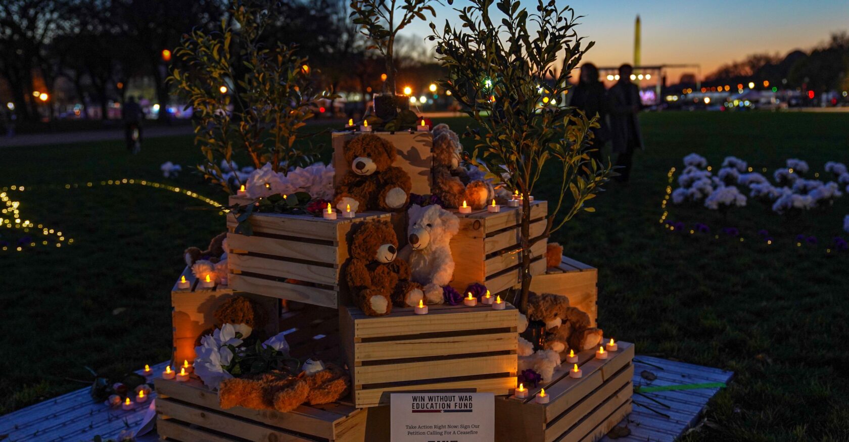 Win Without War Education Fund Builds Temporary Memorial Art Installation On The National Mall Mourning The Number Of Deaths And Calling For A Safe Return Of Hostages And A Ceasefire In The Ongoing Israel – Hamas War
