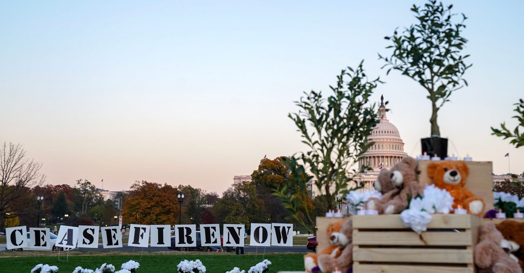 Win Without War Education Fund Builds Temporary Memorial Art Installation On The National Mall Mourning The Number Of Deaths And Calling For A Safe Return Of Hostages And A Ceasefire In The Ongoing Israel – Hamas War