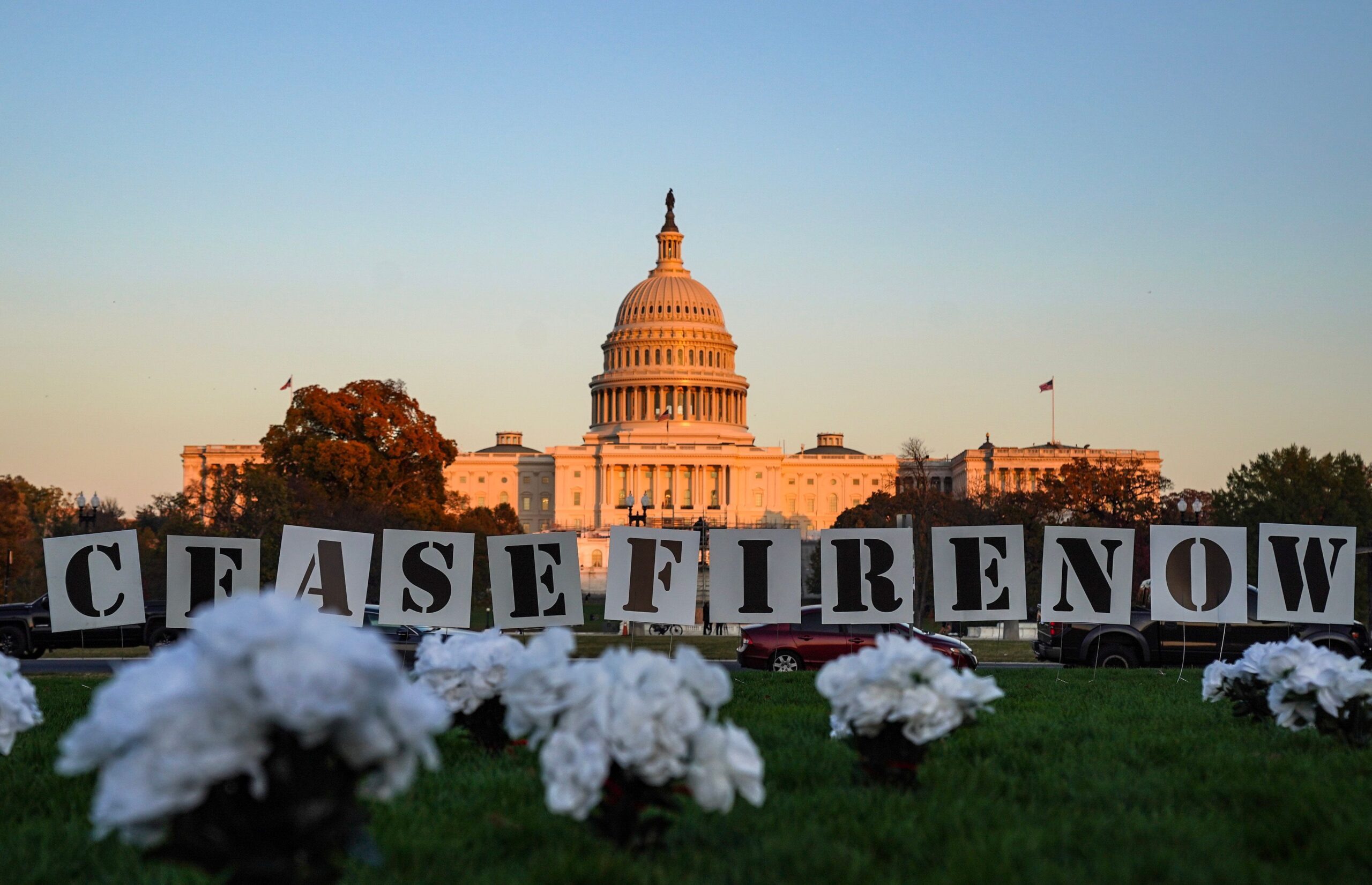 Win Without War Education Fund Builds Temporary Memorial Art Installation On The National Mall Mourning The Number Of Deaths And Calling For A Safe Return Of Hostages And A Ceasefire In The Ongoing Israel – Hamas War