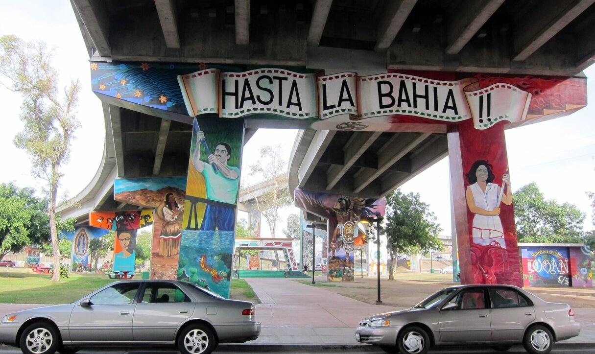 2048px-Barrio_Logan,_San_Diego,_CA,_USA_-_panoramio_(15)