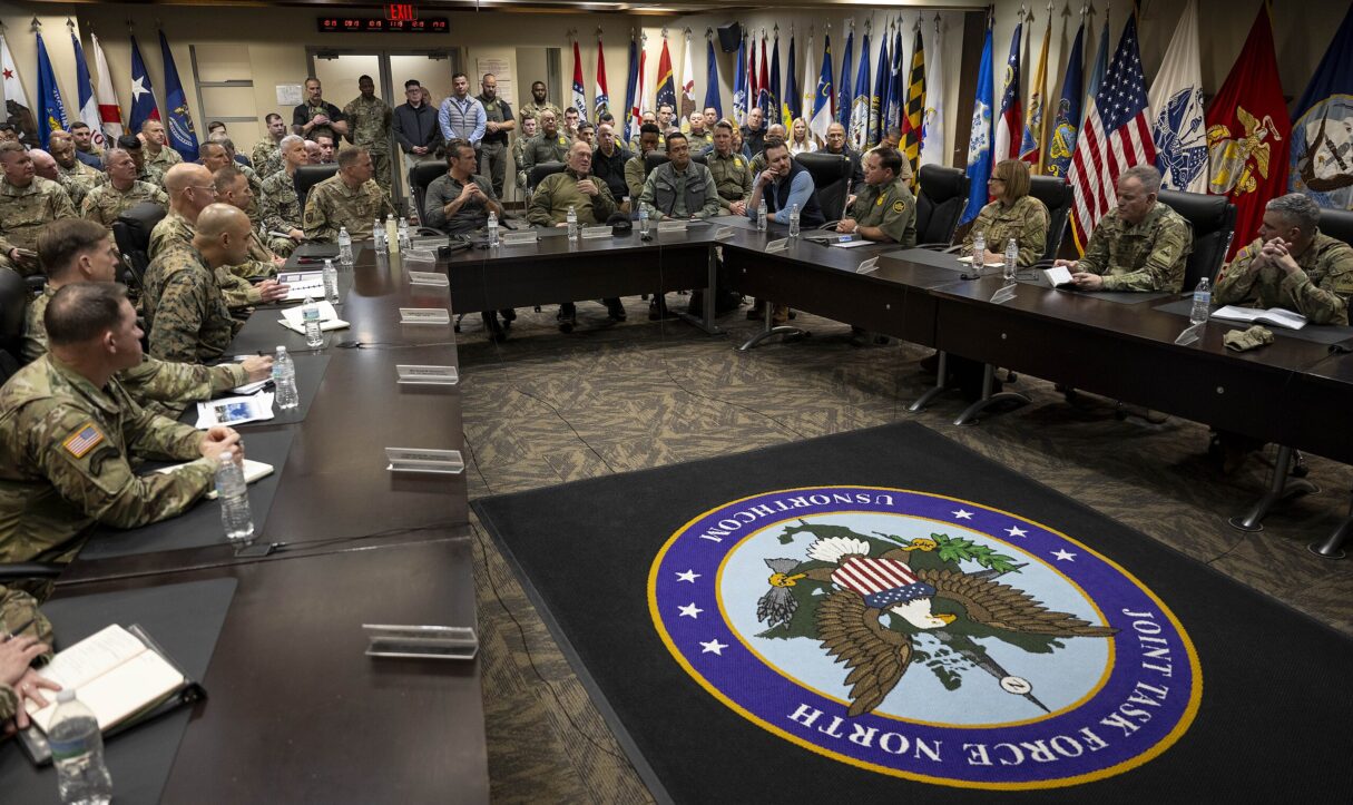 Secretary of Defense Pete Hegseth and Border Czar Thomas D. Homan meet with troops assigned to Joint Task Force North to receive a U.S. Northern Command southern border operations brief, Fort Bliss, Texas, Feb. 3, 2025. (DoD photo by U.S. Navy Petty Officer 1st Class Alexander Kubitza)