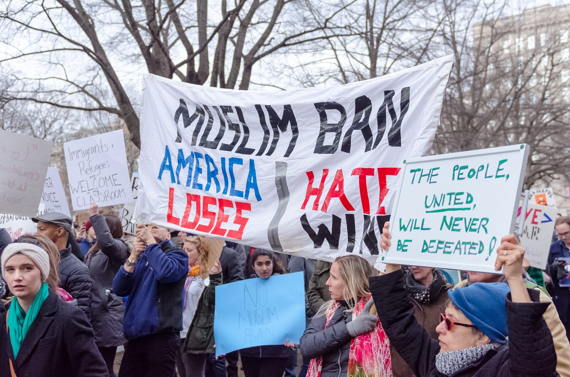 A rally against Trump's Muslim ban near the White House on January 29, 2017 (Kyle Tsui via Wikimedia Commons)