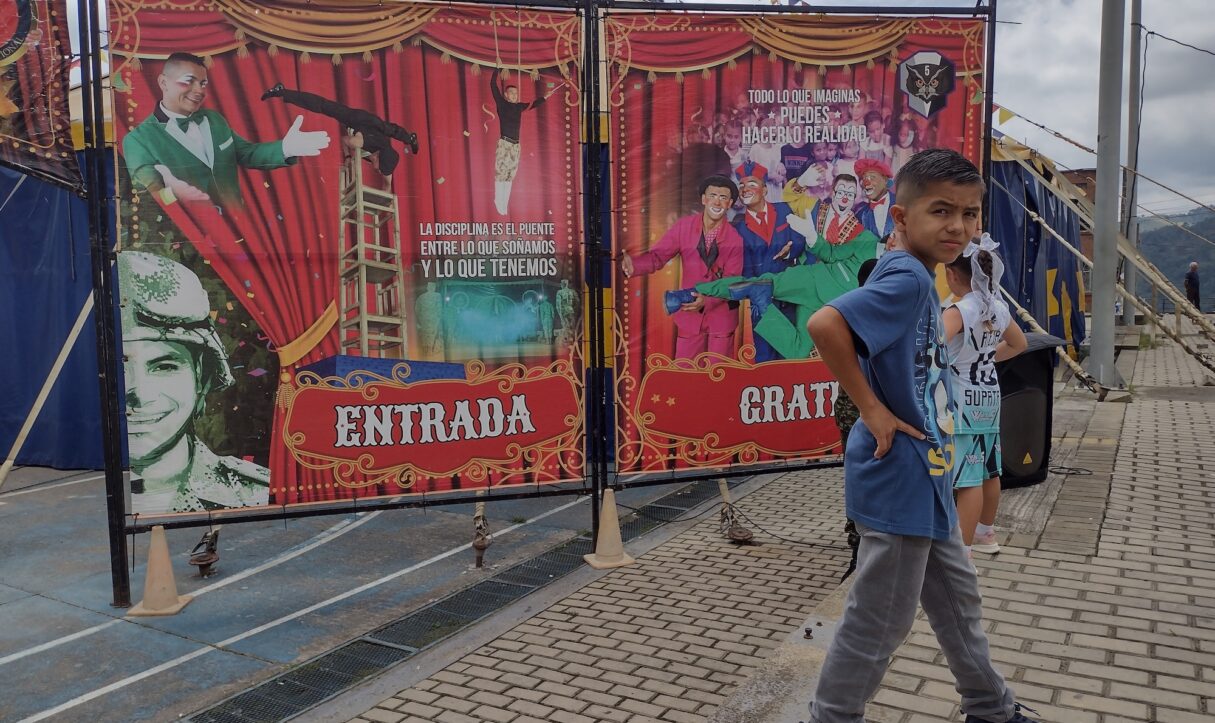 Children hang out outside the Circo Colombia circus tent in Supatá, Colombia, on Wednesday, April 8, 2026. (Natalie Skowlund, Inkstick Media)