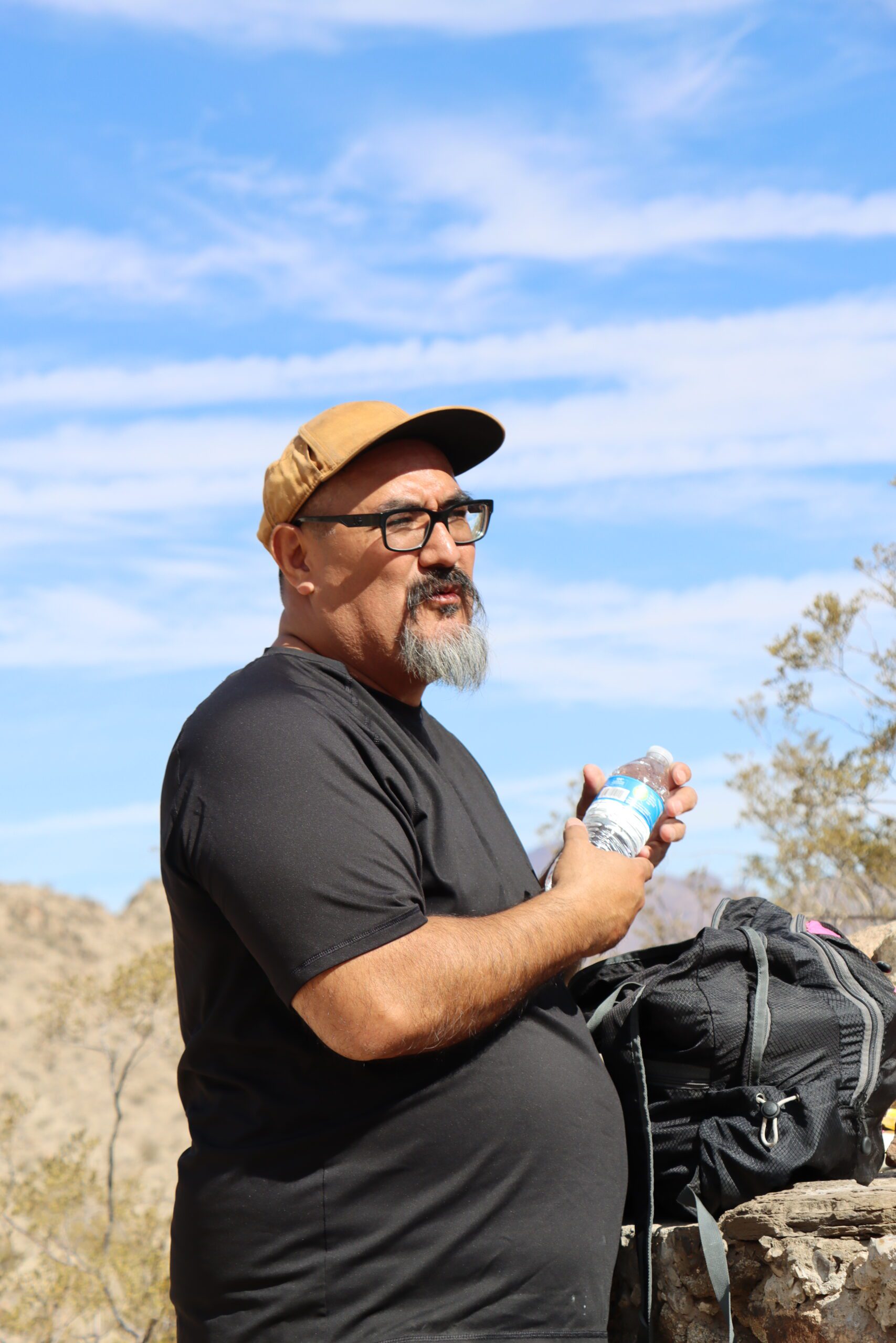 Juan Ortiz hikes the borderlands near the US-Mexico boundary (Johannes Streeck)