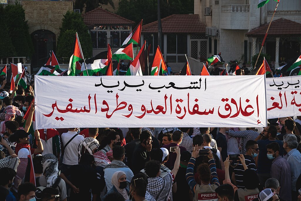 Jordanians protest to close the Israeli embassy in Amman (Raya Sharbain, CC BY-SA 4.0 , via Wikimedia Commons