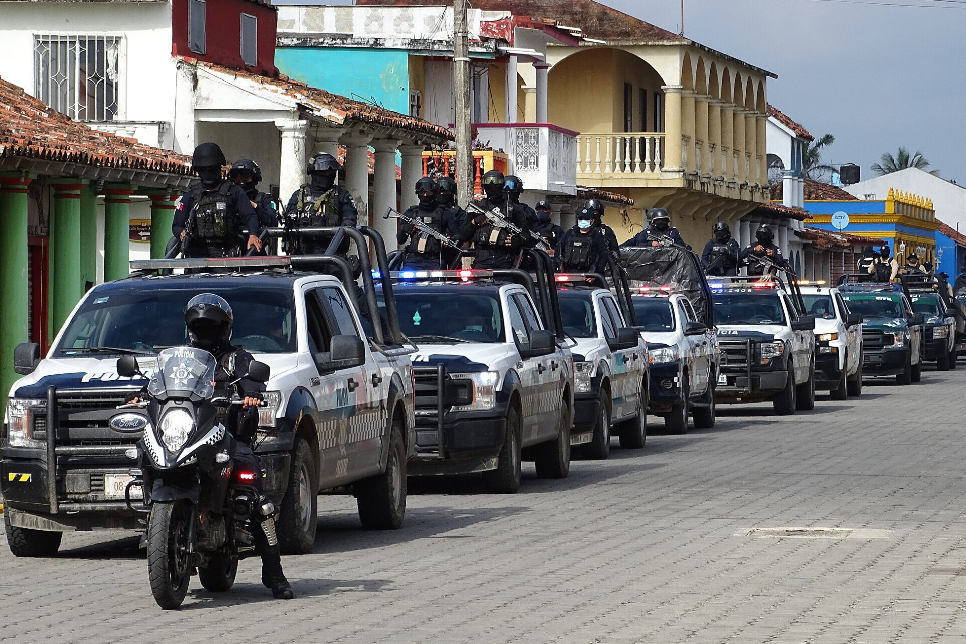 Mexican forces patrol in Tlacotalpan, Veracruz, Mexico, in January 2021 (Adam Jones via Wikimedia Commons)