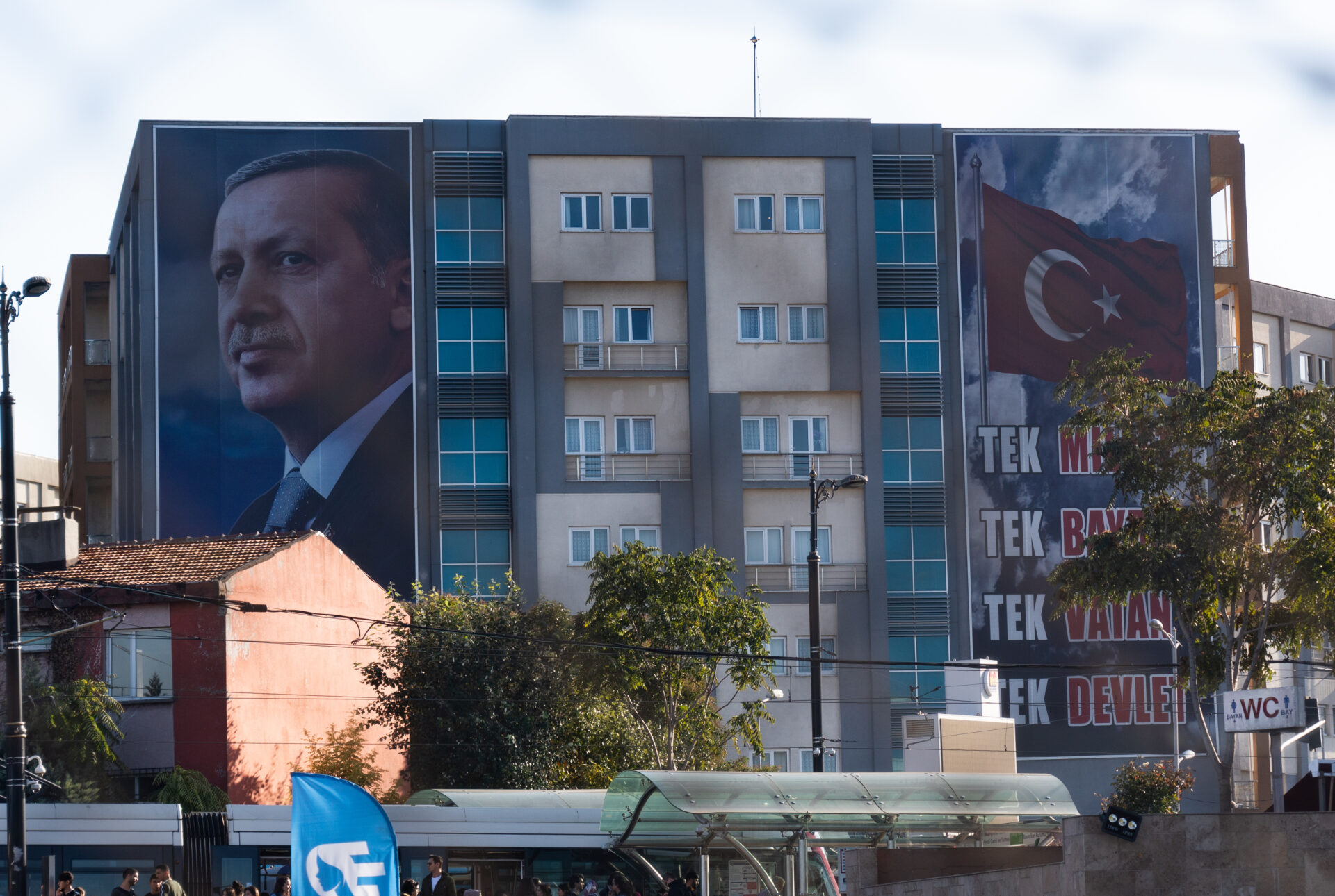 Recep Tayyip Erdoğan's portrait displayed on a building, published Nov. 5, 2019 (Tom Page via Wikimedia Commons)