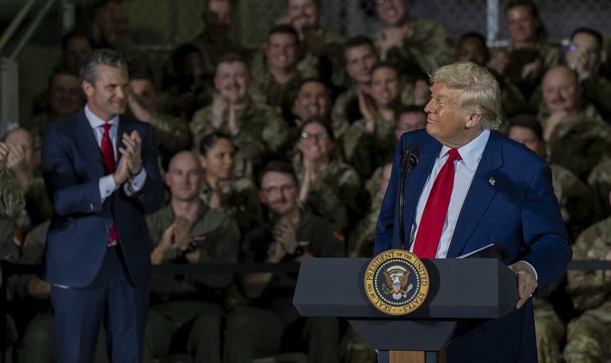 US President Donald Trump speaks to military members in Michigan in April 2025 (Alexander Kubitza/US Navy/Wikimedia Commons)