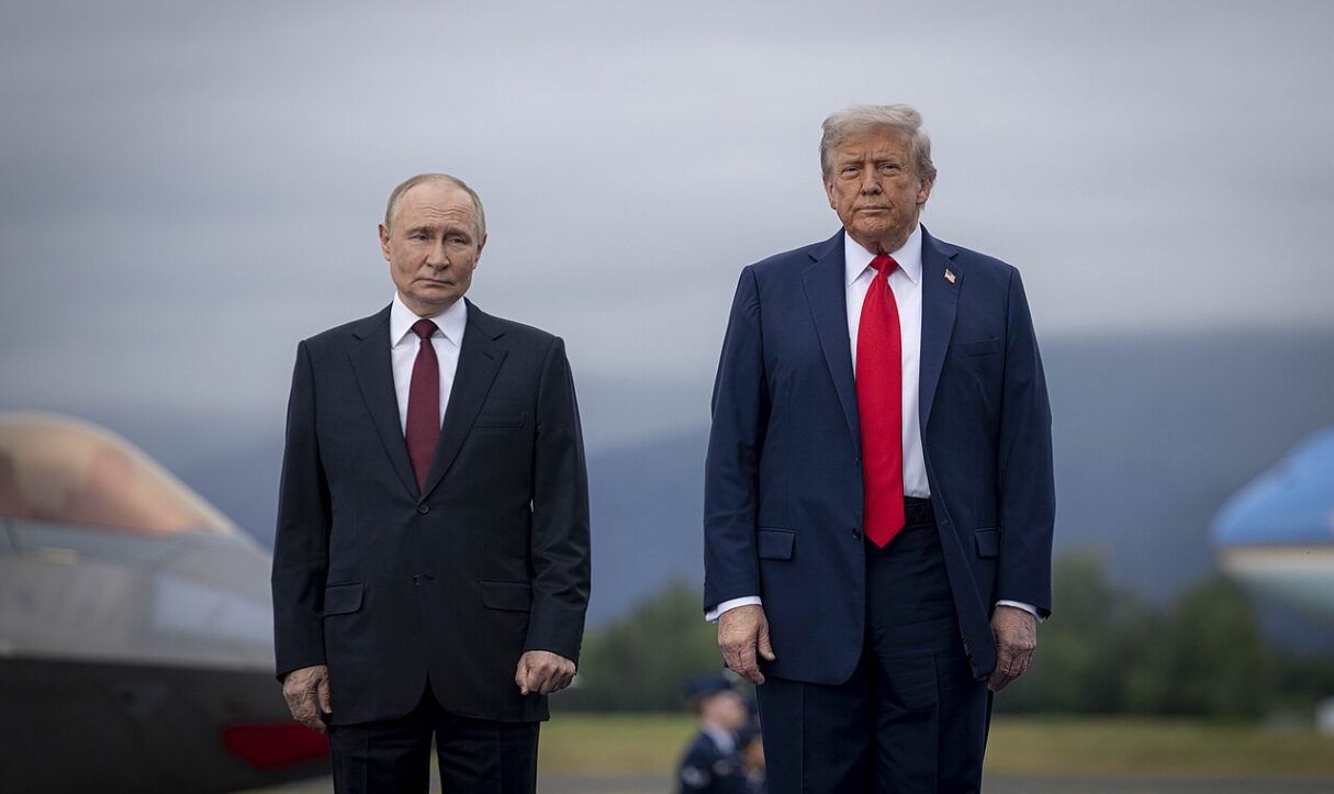 Donald Trump and Russian President Vladimir Putin during a summit in Alaska in August 2025 (Benjamin Applebaum/Department of Defense/Wikimedia Commons)