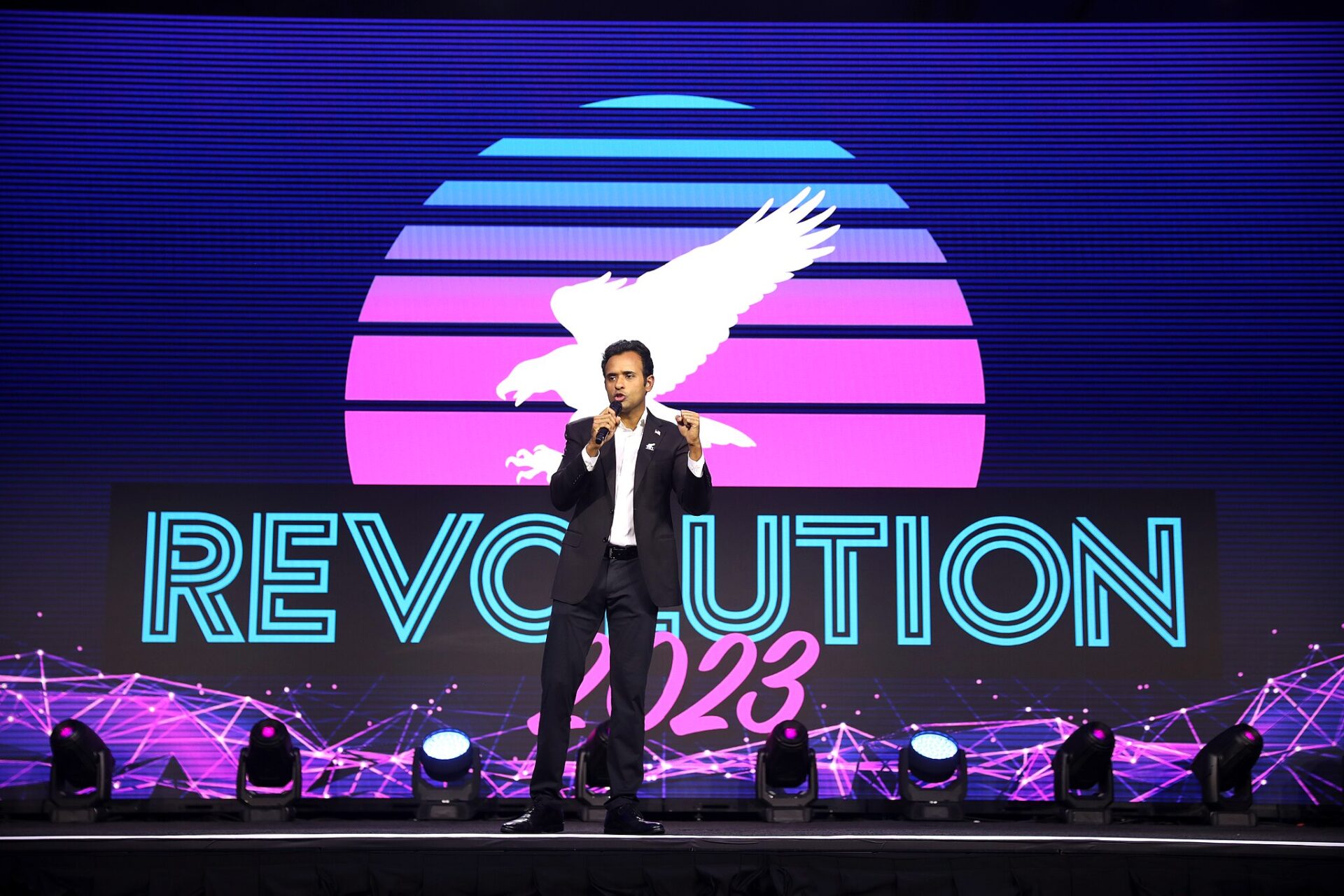 Vivek Ramaswamy speaking with attendees at Revolution 2023 hosted by Young Americans for Liberty at Gaylord Palms Resort and Convention Center in Kissimmee, Florida (Gage Skidmore/Wikimedia Commons)