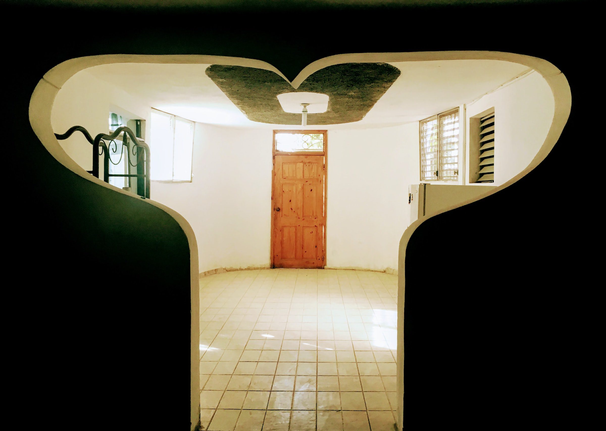 claudia-altamimi-esS6jZndcWA-unsplash