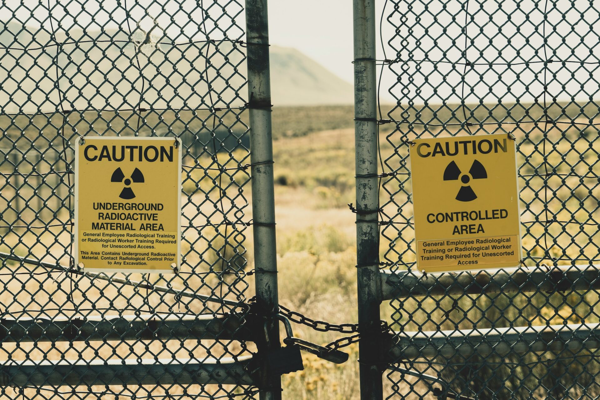 Signs warns of radioactive material in Idaho, photo published in September 2019 (Dan Meyers/Unsplash)