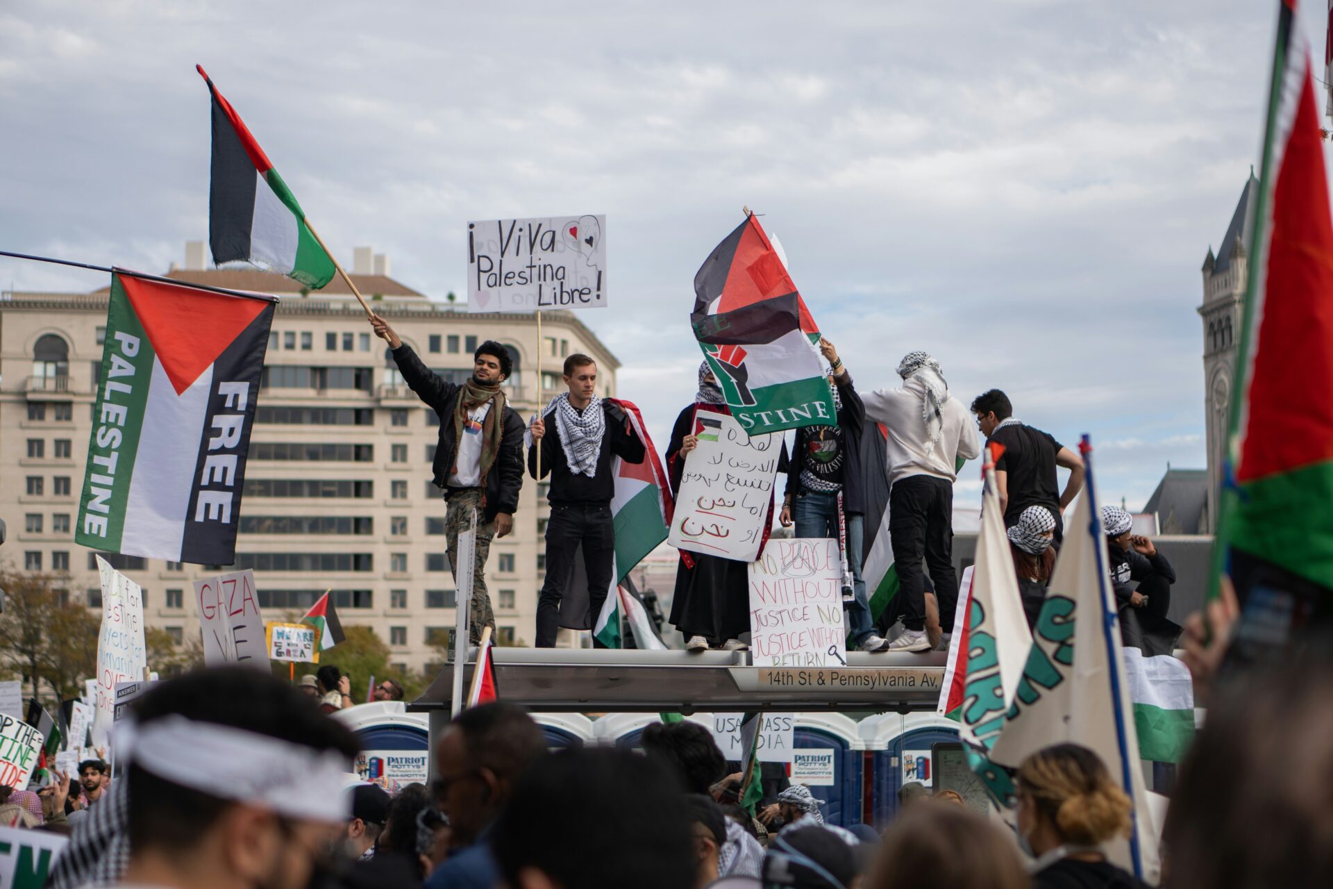 Demonstrators rally against Israel's war on Gaza in Washington, DC, in November 2023 (Ian Hutchinson/Unsplash)